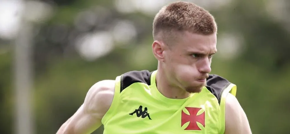 Meia voltará ao Vasco após passagem apagada pela MLS