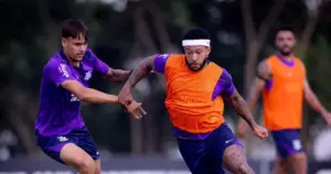 Corinthians nega pedido a Memphis para deixar hotel de luxo e cita ajuda do holandês: 'Partiu dele'