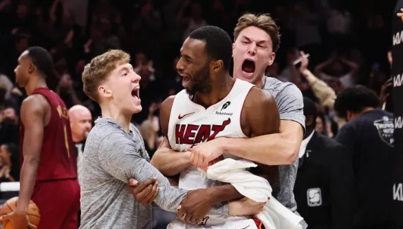 Miami Heat bate Cavaliers na NBA