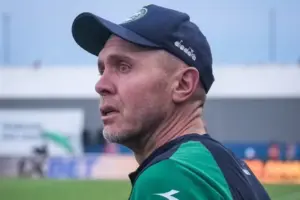 Mozart celebra título da Série B pelo Coritiba: 