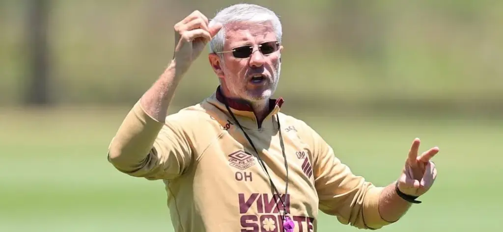 Athletico planeja fechar a renovação de Odair Hellmann após a Série B