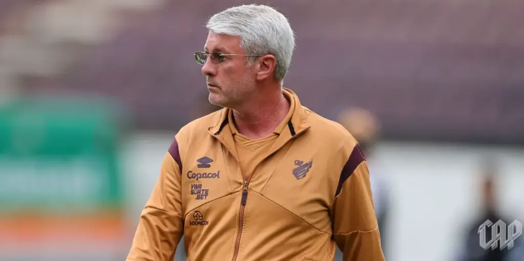 Série B: Emocionado, Odair Hellmann projeta acesso do Athletico-PR