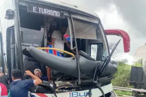 Ônibus com torcedores do Fortaleza sofre acidente no retorno de São Paulo