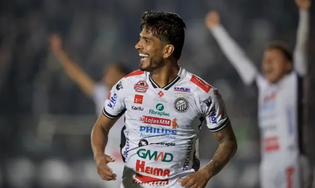 Série B: Operário-PR amplia vínculo e celebra permanência de Índio