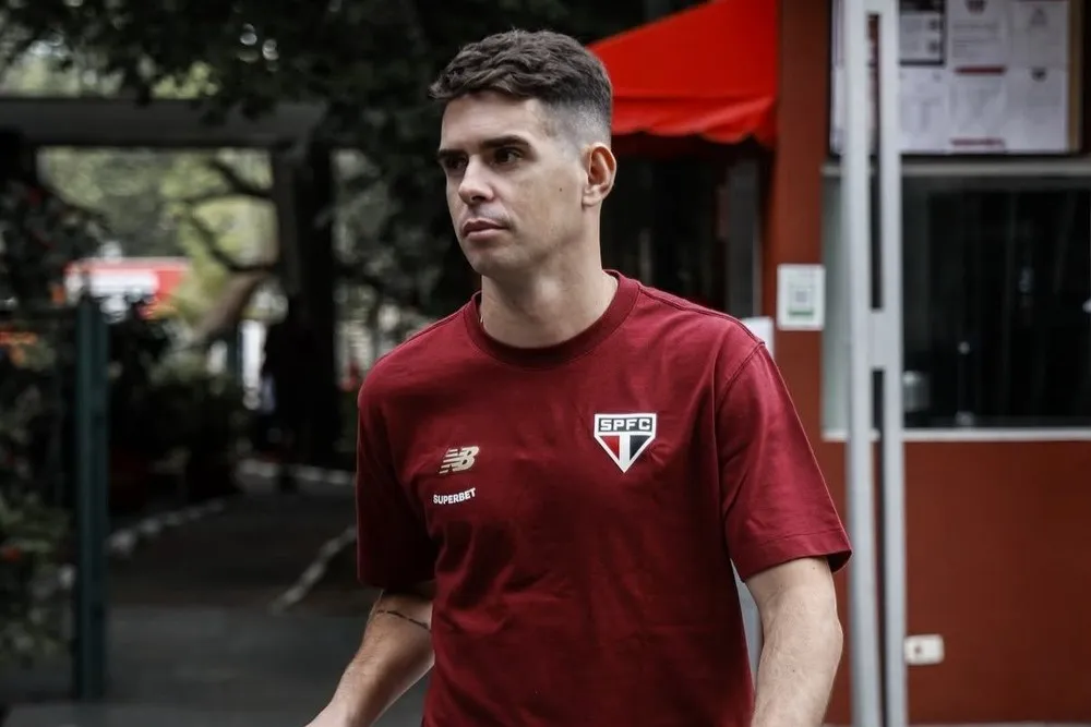 Oscar é internado após problema cardíaco no São Paulo (Foto: Rubens Chiri/saopaulofc)