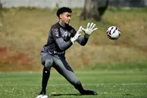 Após renovar com Diogo Silva, Ponte Preta pode perder Pedro Rocha para 2026