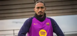 Raphinha desfalca Barcelona em dois jogos e Flick questiona seleção