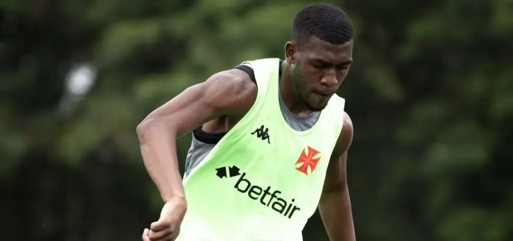 Rayan reforça o Vasco contra o São Paulo após não encarar o Bragantino