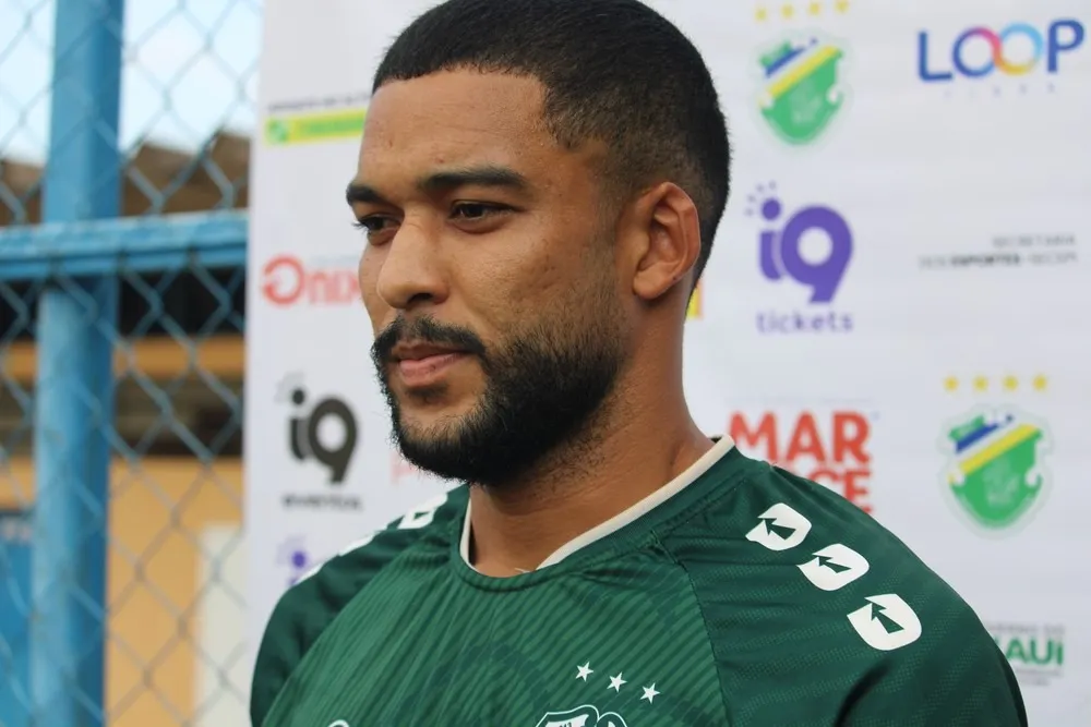 ABC contrata lateral ex-Grêmio para próxima temporada