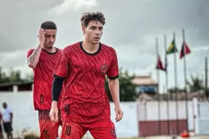 Confiança-PB confirma permanência de atacante norte-americano