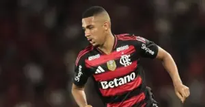 Samuel Lino quebra jejum e ajuda Flamengo a se manter na briga pela liderança