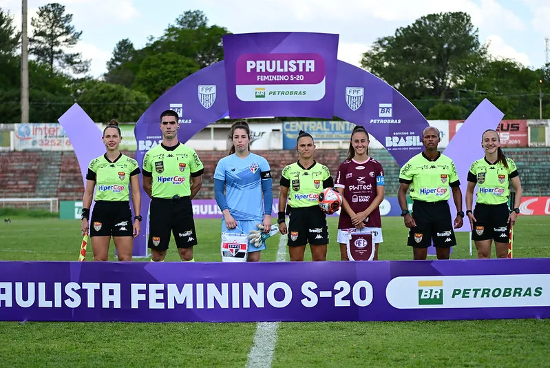 PAULISTÃO FEMININO SUB-20: São Paulo bate Ferroviária nos pênaltis e se sagra bicampeão 3 Sao Paulo bate Ferroviaria e vence o Paulista Feminino Sub 20 1