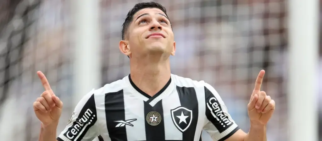‘Preso’ na Venezuela, Savarino não se apresenta ao Botafogo