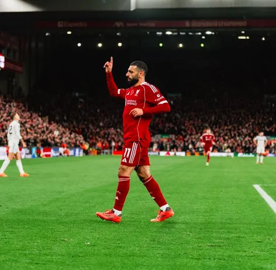 Salah iguala recorde e Liverpool vence na Premier League após 4 derrotas