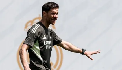 Xabi Alonso tenta evitar que emoção atrapalhe seu trabalho com o Real em retorno a Liverpool