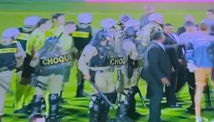 Árbitro Ramon Abatti retorna da 'geladeira' após um mês e volta a se envolver em polêmica