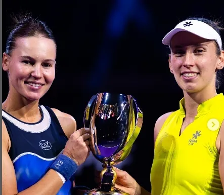 Stefani e Babos perdem para Mertens e Kudermetova e são vice-campeãs de duplas do WTA Finals