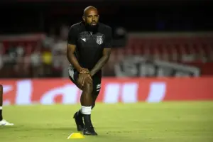 Ponte Preta libera Sérgio Raphael e mais um zagueiro para a temporada de 2026