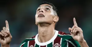 Fluminense comemora fim de jejum de gols dos atacantes após Serna marcar