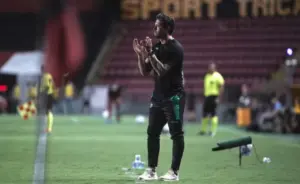 Sport avalia Thiago Carpini para comandar equipe em 2026