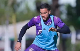 Taubate contrata o lateral Mia