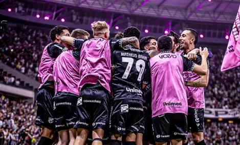 Torcida do Ceara esgota ingressos para o Classico Rei