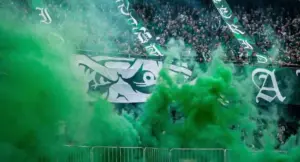 Coritiba sobe, mas torcida exige título da Série B: 