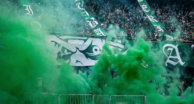 Torcida do Coritiba cobra titulo da Serie B