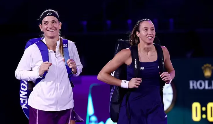 Stefani e Babos ganham 3ª seguida e Brasil buscará 1º título do WTA Finals