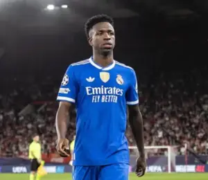 Vinicius Júnior celebra o tetra da Libertadores: 'Ser Flamengo é um Carnaval'