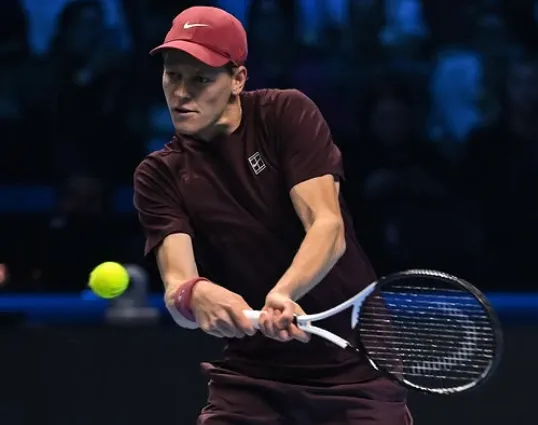 Sinner supera De Minaur e vai em busca do bi do ATP Finals