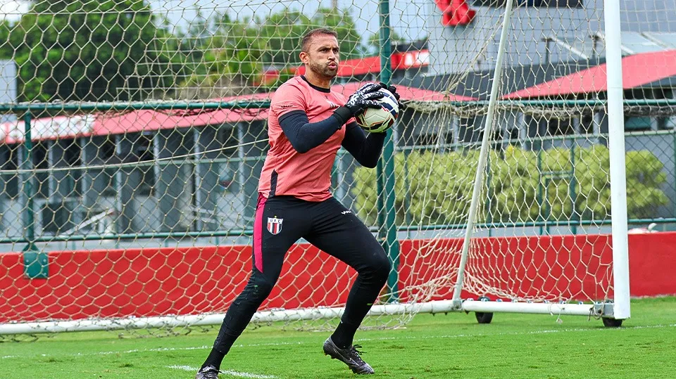 Goleiro do Botafogo-SP encara jogo contra o Amazonas como decisão