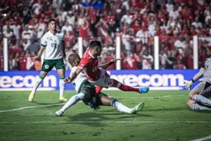 Vila Nova ironiza Goiás por derrota e permanência na Série B