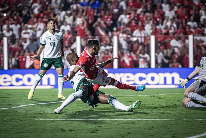 Vila Nova ironiza Goiás por derrota e permanência na Série B