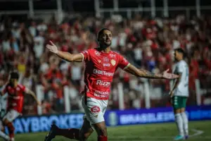 Náutico contrata atacante ex-Guarani e Vitória
