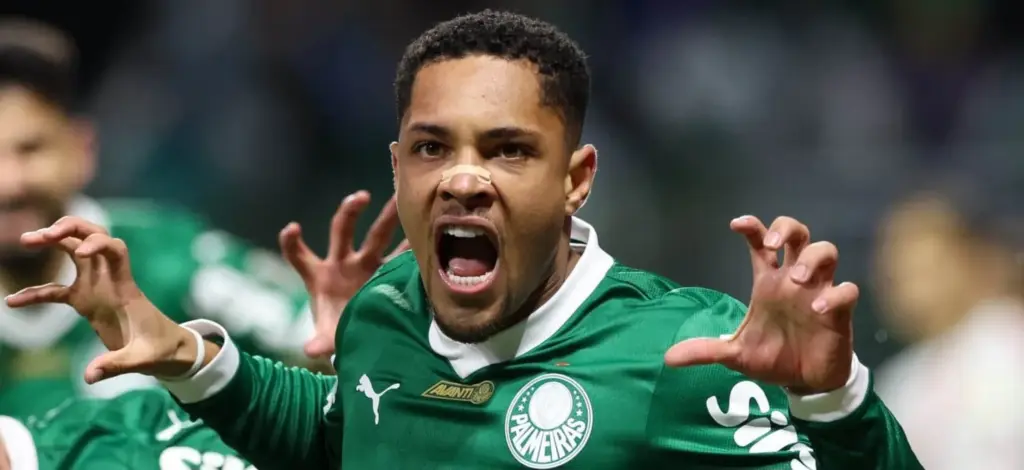 Manchester United mira a contratação de Vitor Roque, do Palmeiras