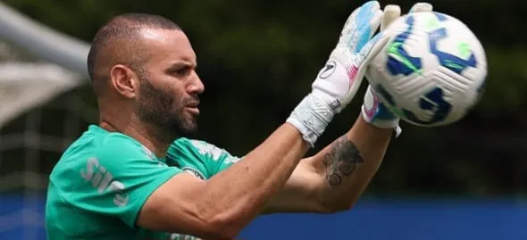 Weverton durante treino (Foto: Cesar Greco-Palmeiras)
