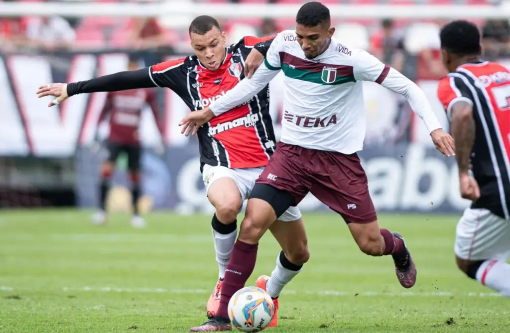 Em um jogo equilibrado, o Joinville venceu o Blumenau ao lado de sua torcida. Foto: Luiz Vieira | JEC