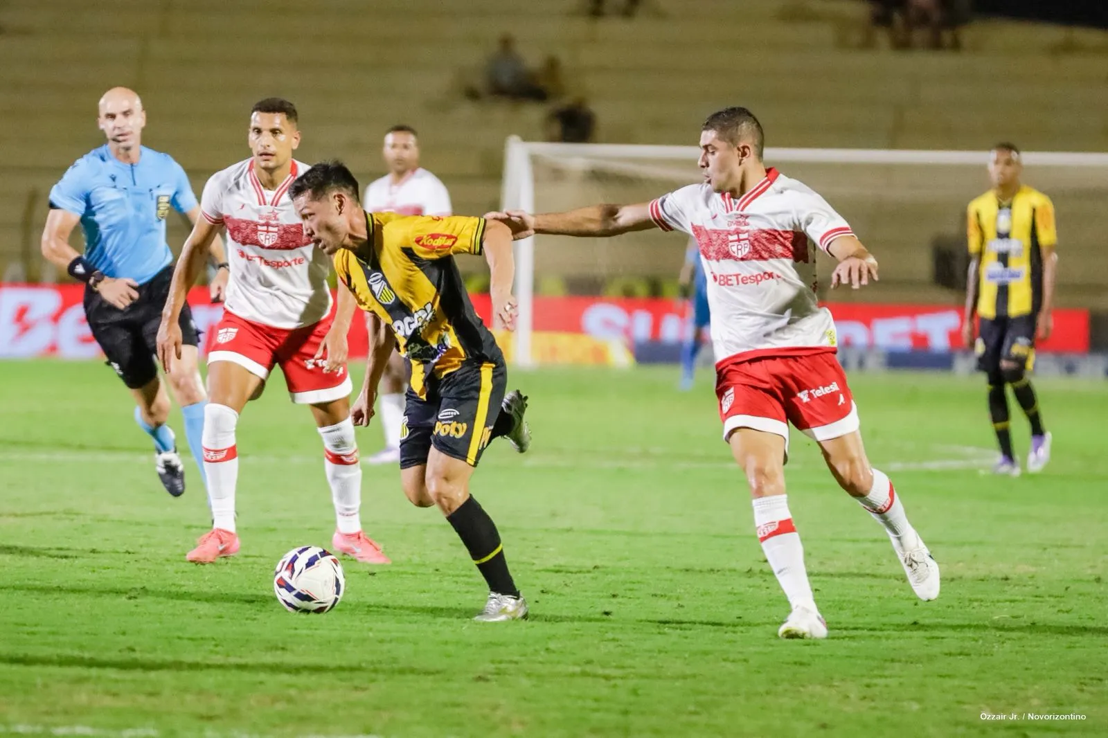 Novorizontino 3 x 0 CRB - Encerramento com gosto de ‘quero mais’ 3 Novorizontino 3 x 0 CRB - Encerramento com gosto de ‘quero mais’ (Foto: Ozzair Jr. / Novorizontino)