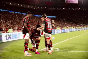 Com meio campo gringo, confira a SELEÇÃO FI da 35ª rodada do Brasileirão!
