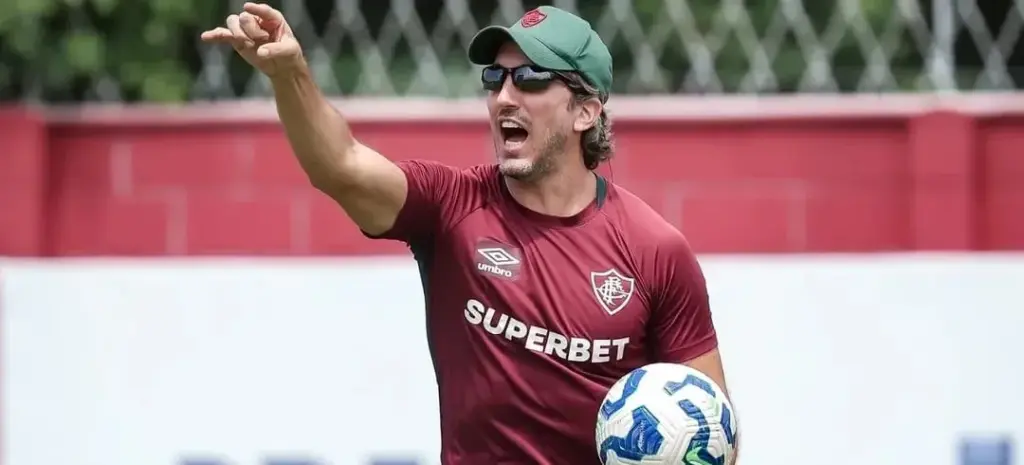 Fluminense fica perto da Libertadores após tropeço do Atlético-MG