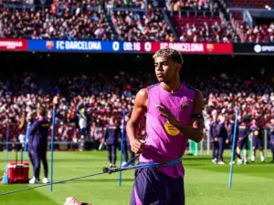 Camp Nou reabre as portas em treino para 23 mil torcedores e expectativa por retorno oficial