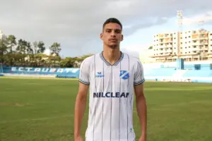 Série A2: Taubaté anuncia zagueiro revelado pelo Santos para 2026
