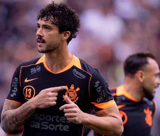 Gustavo Henrique se torna o zagueiro mais artilheiro do Corinthians na década
