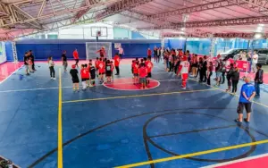 Parceria entre Bragantino e RB Leipzig resulta em revitalização de quadra pública