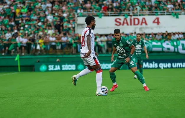 Chapecoense vence Atlético-GO Série B