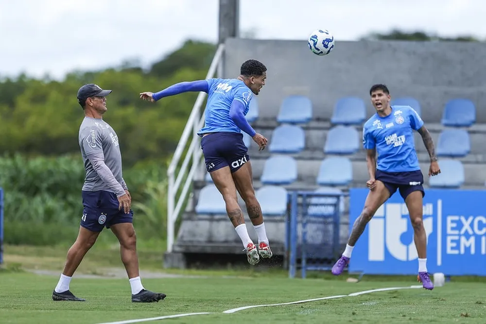 Bahia ganha 2 zagueiros para clássico com o Fortaleza
