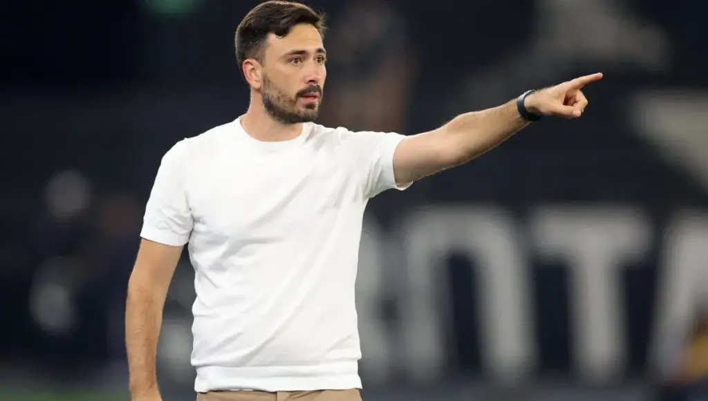 Treinador do Botafogo critica atuação no empate: “Faltou coragem”