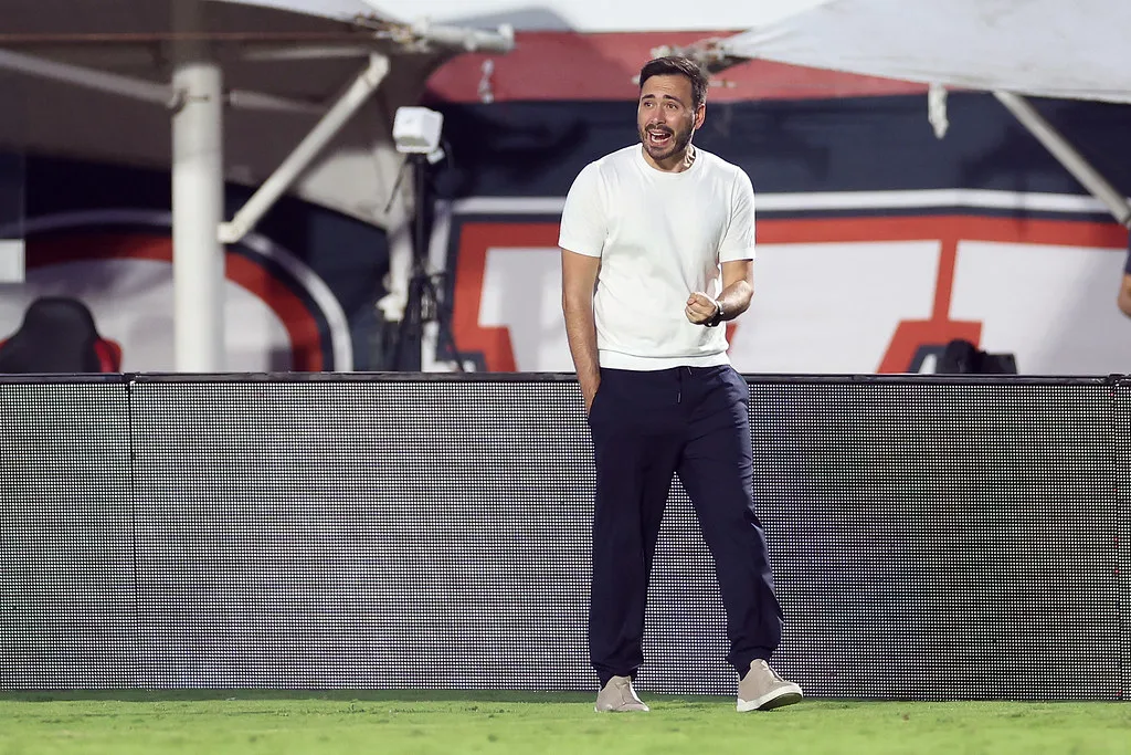 Técnico do Botafogo celebra repetição da escalação: “Acredito nesse time”