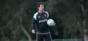 Vasco tem desfalque para enfrentar o Botafogo e Diniz terá que mexer